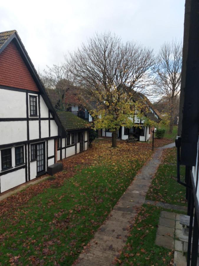 3.9. Tudor Court 海尔 外观 照片