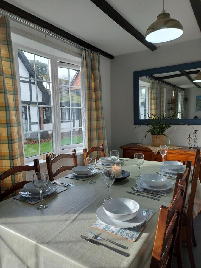 3.9. Tudor Court 海尔 外观 照片