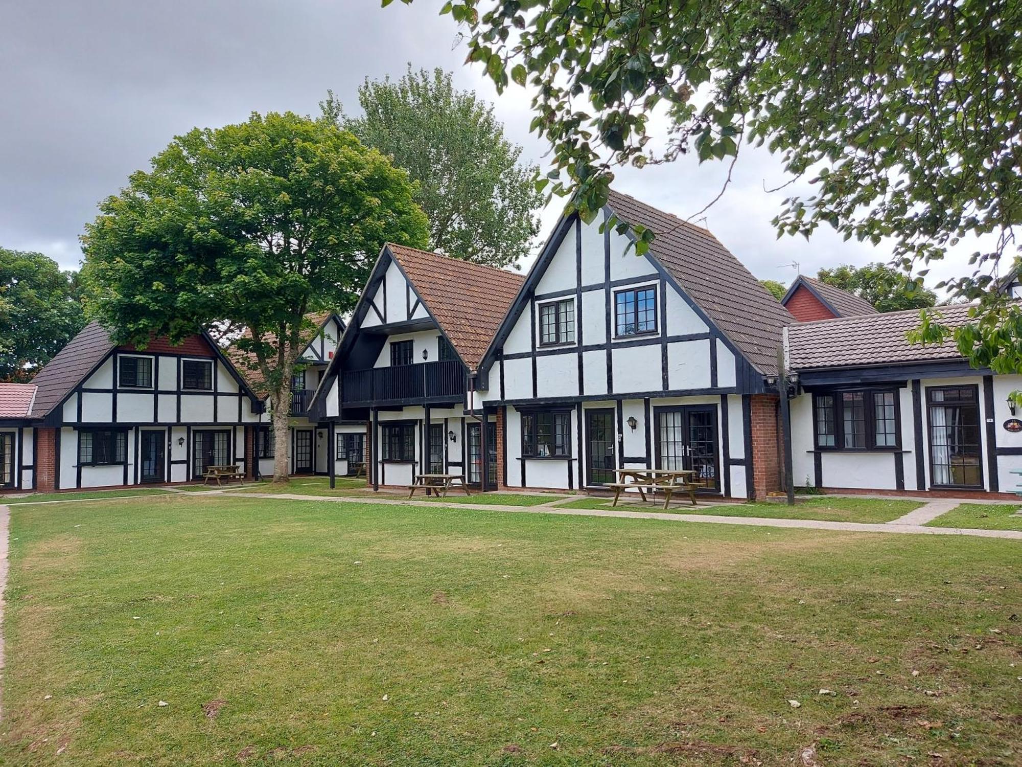 3.9. Tudor Court 海尔 外观 照片